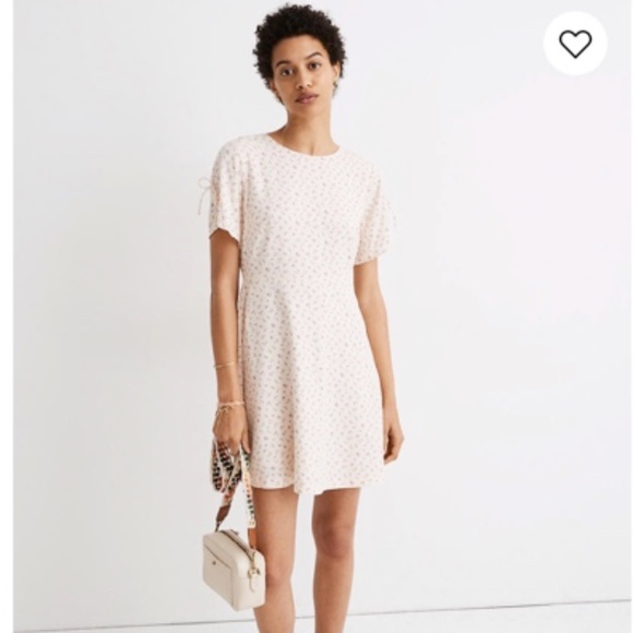 Tie-Sleeve Retro Dress in Dutch Dandelions - Picture 2 of 5